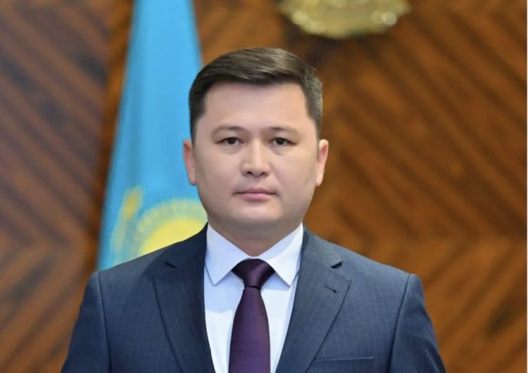 Нурлан Уранхаев представил районному активу нового акима Жанасемея