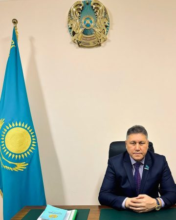 Председателя маслихата Семея избрали на на внеочередной сессии