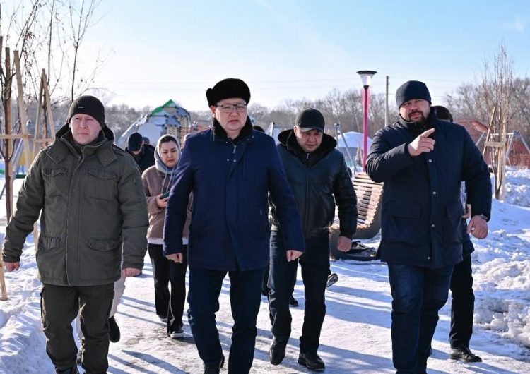 Городская среда: Берик Уали осмотрел общественные пространства Семея