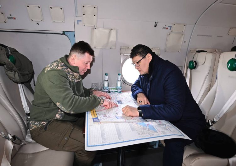 Мне сверху видно все: аким области Абай совершил облет территорий возможных паводков