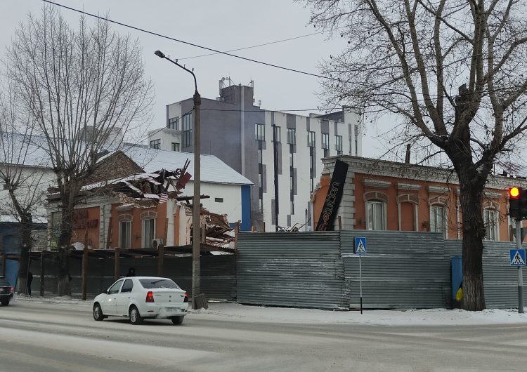 Парковую зону могут создать на месте снесенного исторического здания в Семее