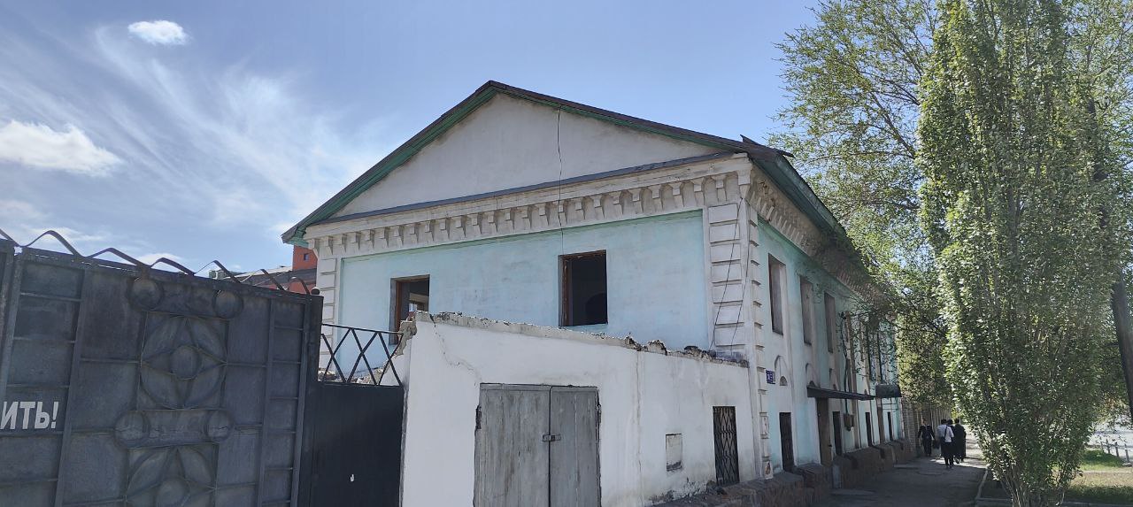 Ещё одно старинное здание могут снести в Семее