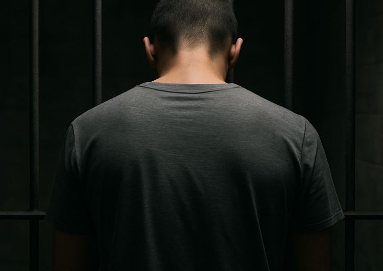 В области Абай за изнасилование школьницы 32-летнему мужчине дали пожизненный срок