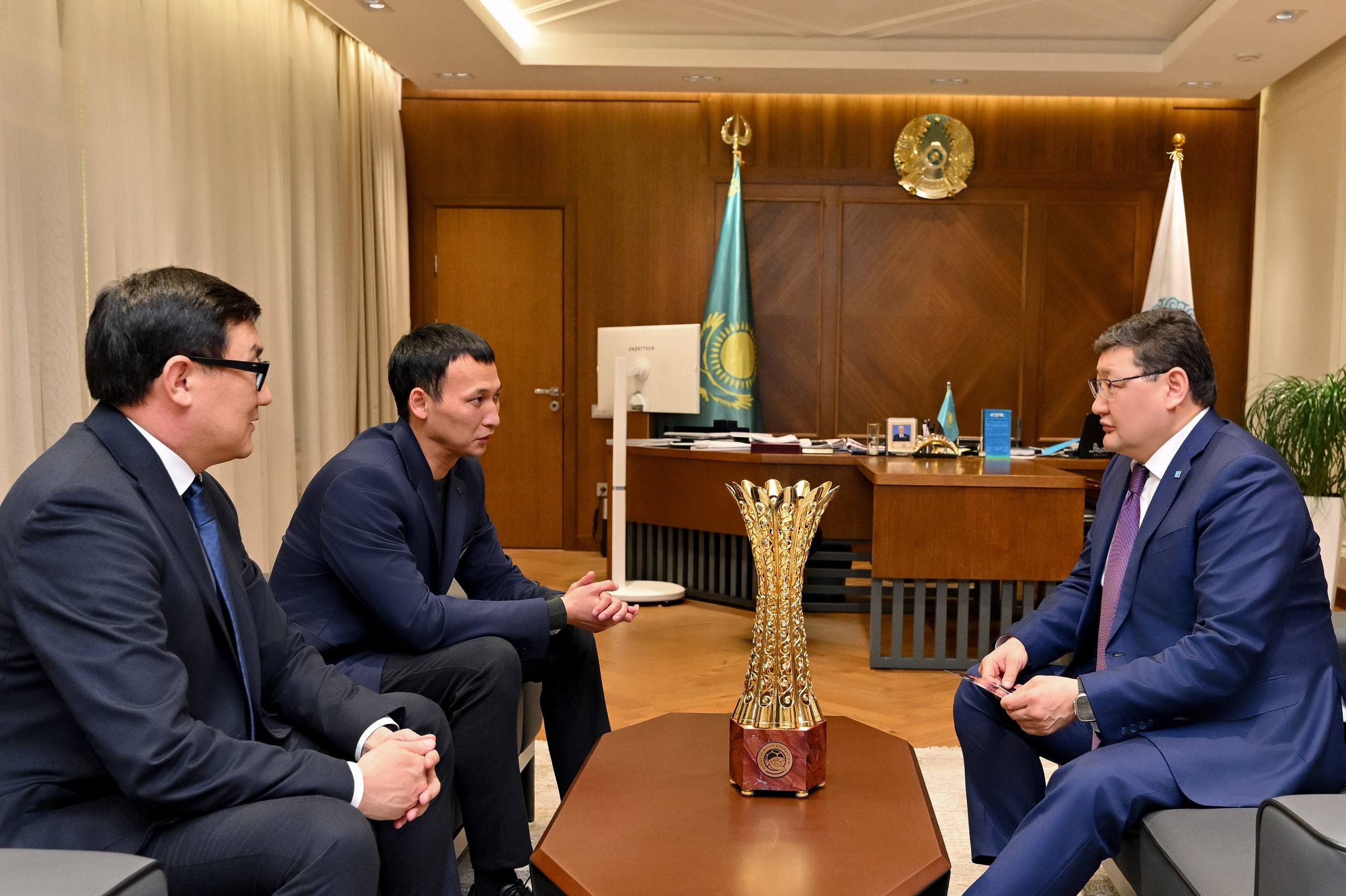 Футзал на подъёме: аким области Абай встретился с руководством ФК «Семей»