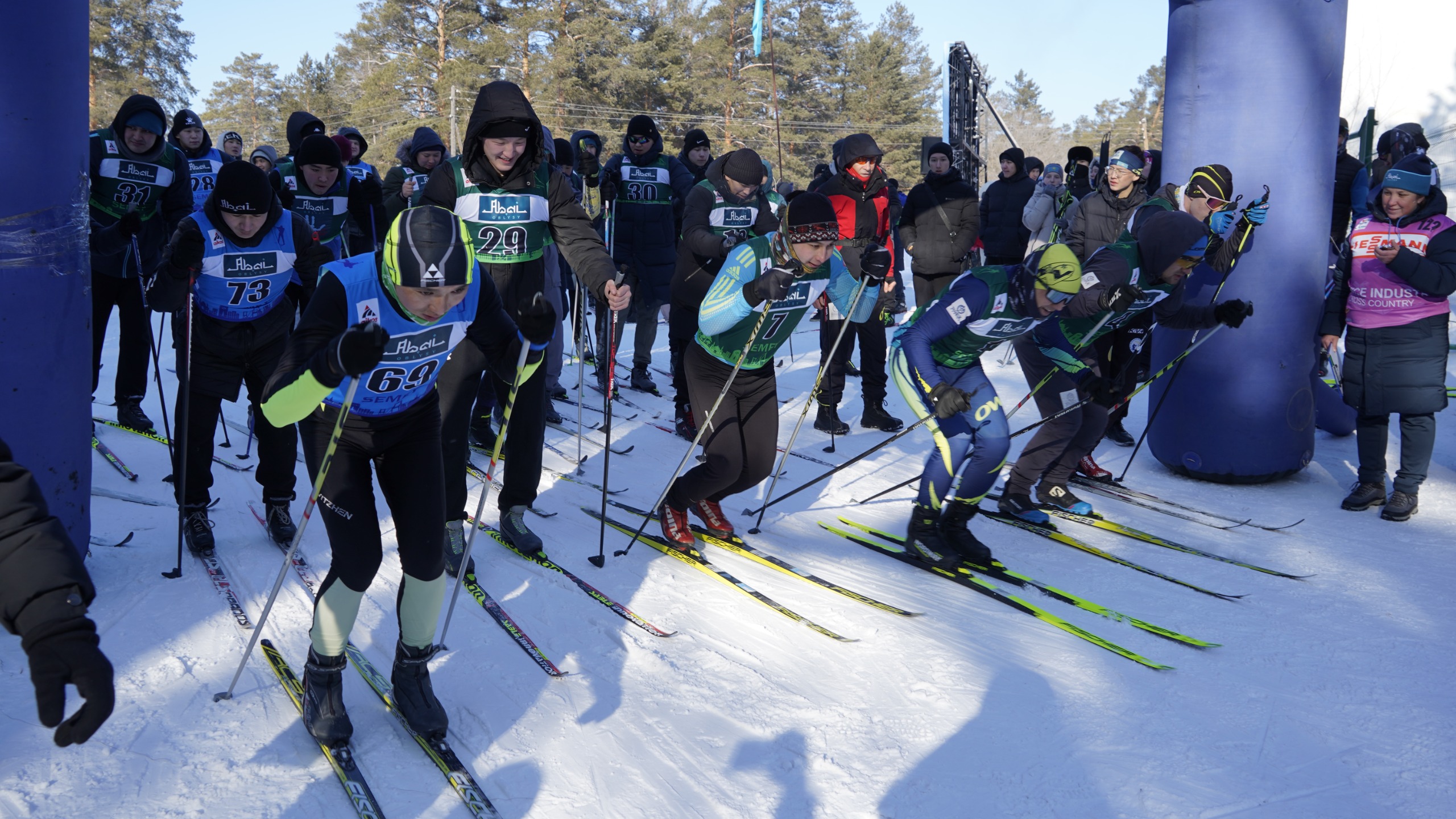 Спортивные ценности: в Семее лыжня объединила поколения против экстремизма