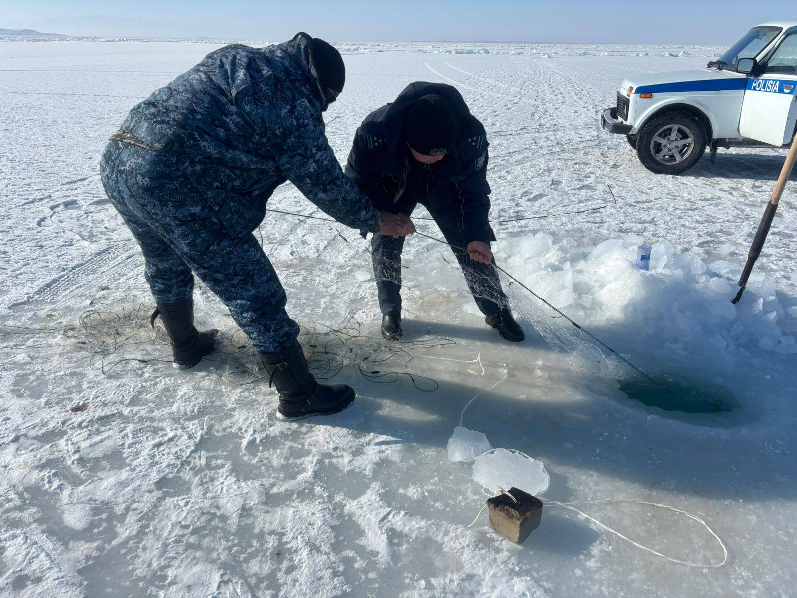 Ловля вне закона: на Алаколе изъяли сотни метров браконьерских сетей