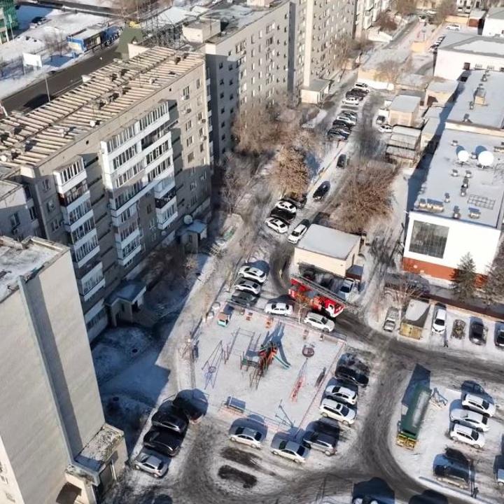 Спасатели проверяют проезды для пожарных во дворах в области Абай